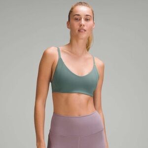 Lululemon Everlux with Mesh Train Bra In Medium Forest